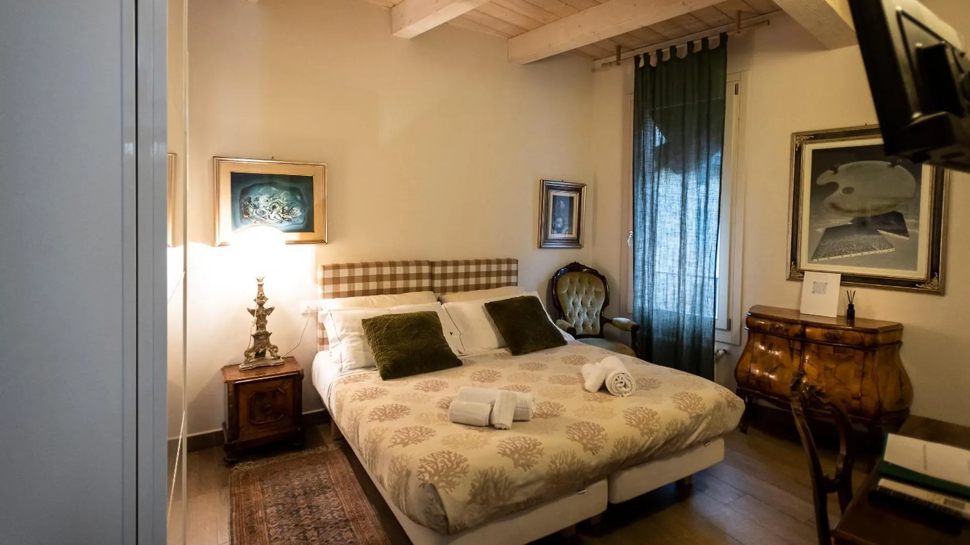 Al Battistero Luxury Suite ラヴェンナ ベッド・アンド・ブレックファスト